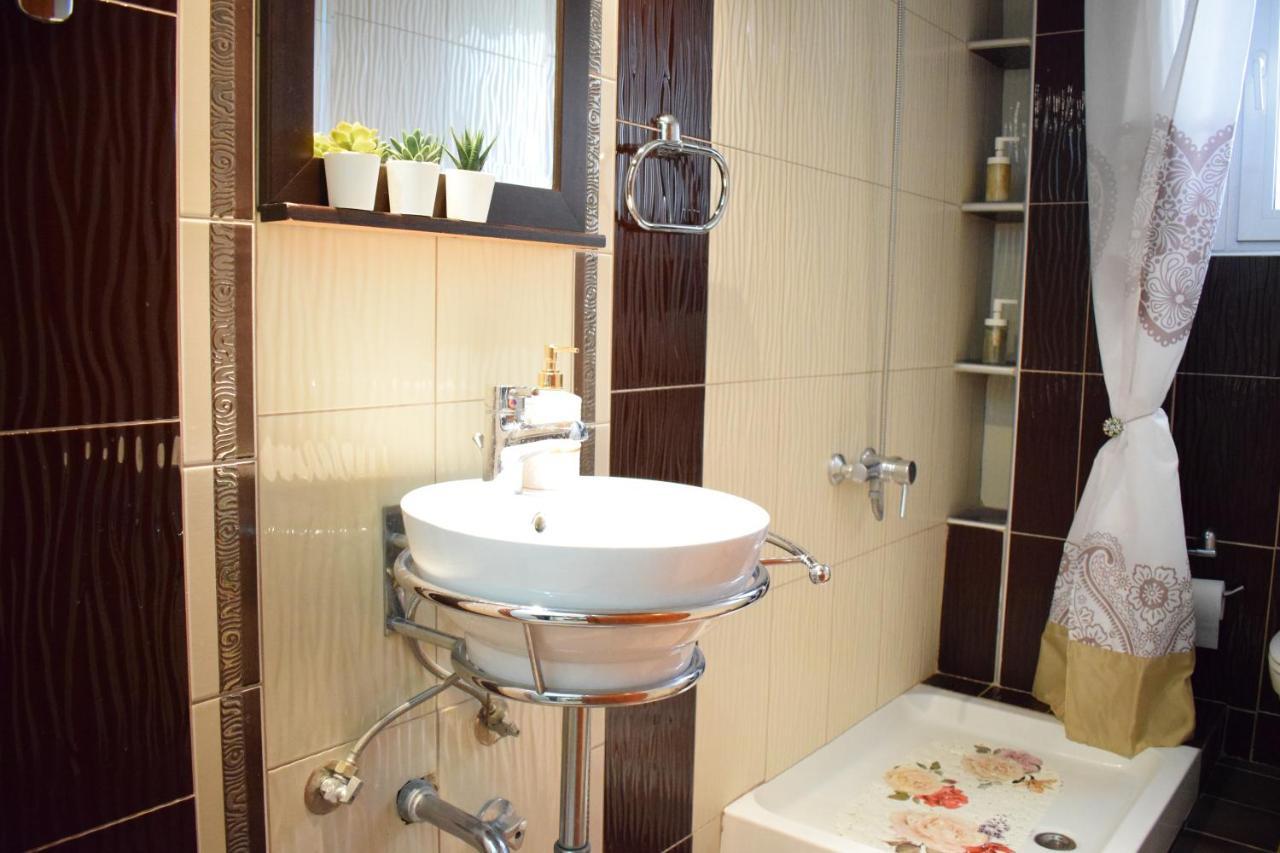Apartamento Five Stars In Trikala Exterior foto