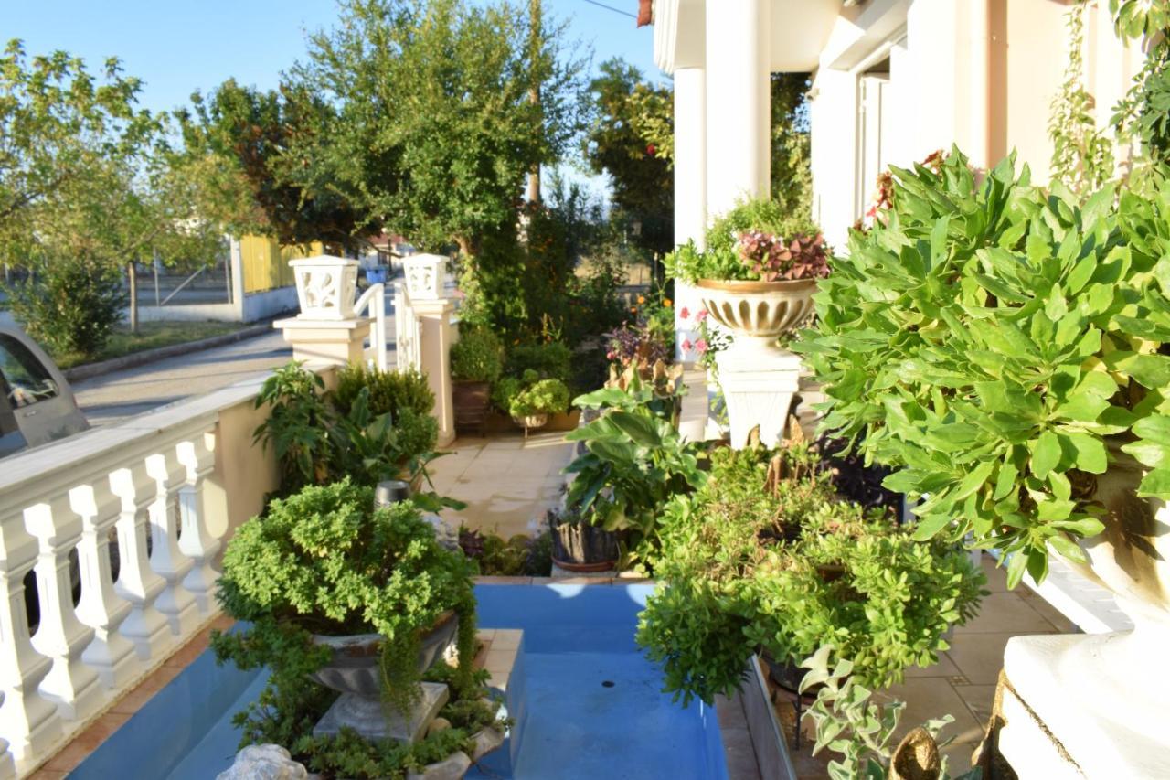 Apartamento Five Stars In Trikala Exterior foto